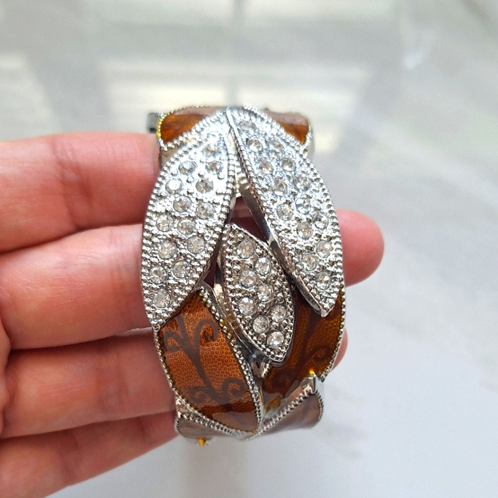 Gold Fall Clamper Stateme Bracelet